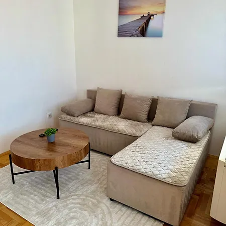 Apartament Romansa